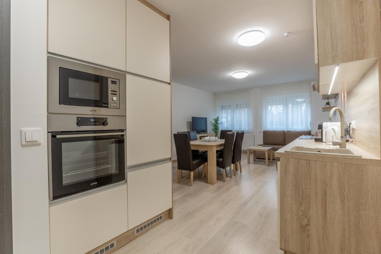 Léda Apartmanok Siófok Esterno foto