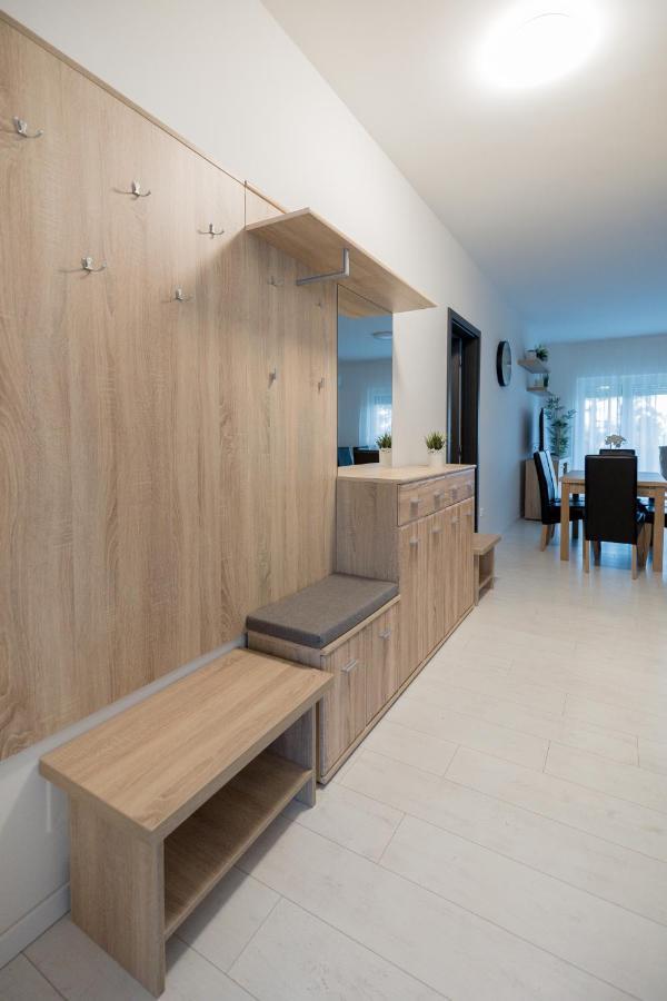 Léda Apartmanok Siófok Esterno foto