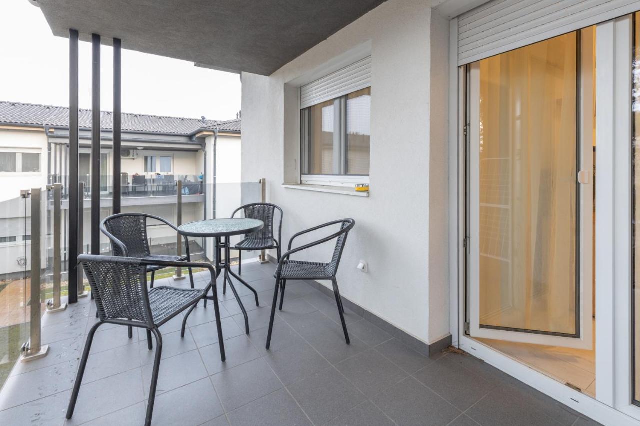 Léda Apartmanok Siófok Esterno foto