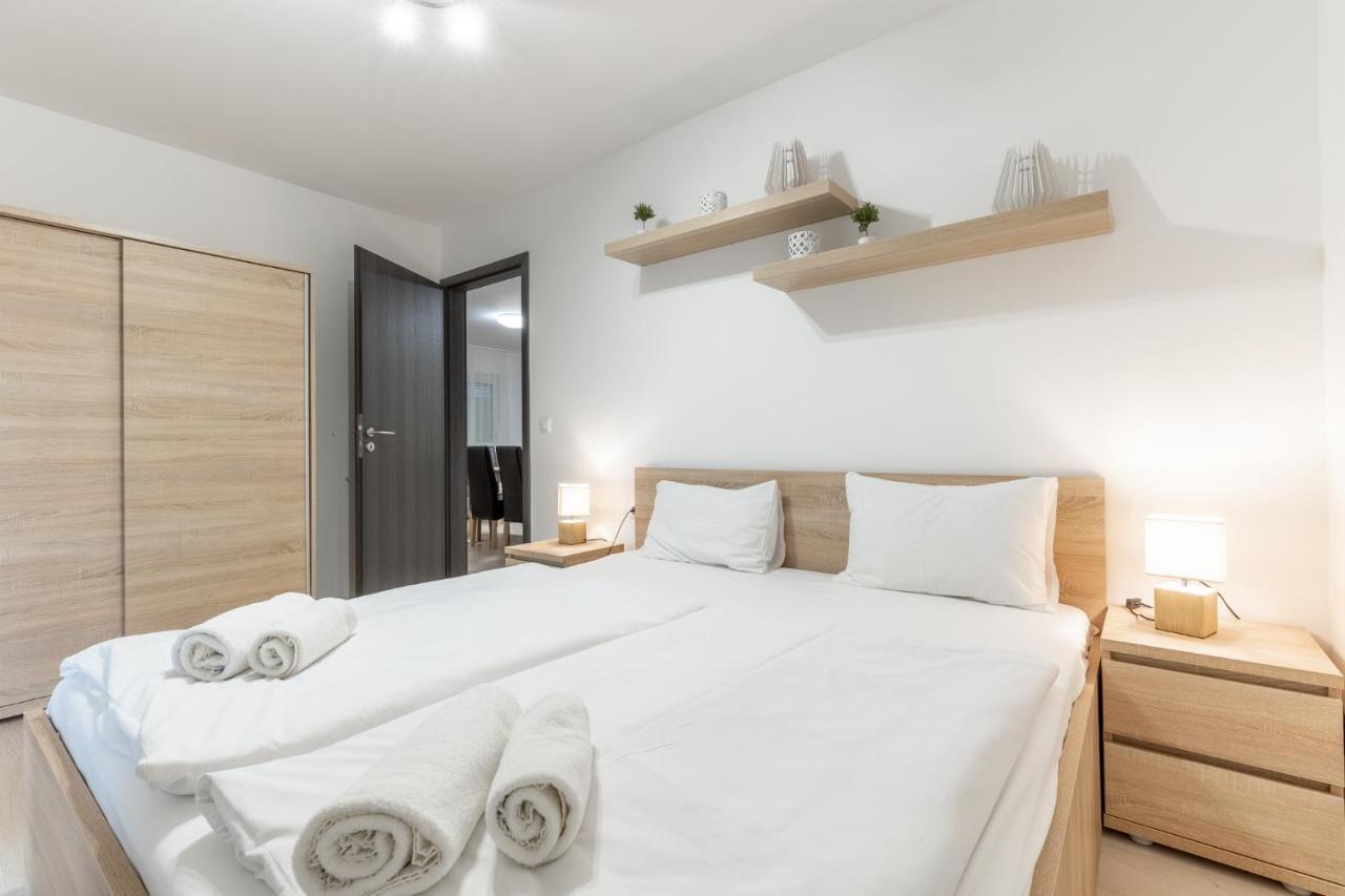 Léda Apartmanok Siófok Esterno foto