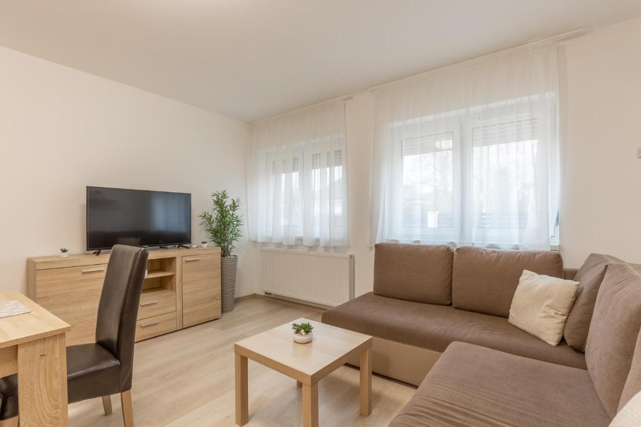 Léda Apartmanok Siófok Esterno foto