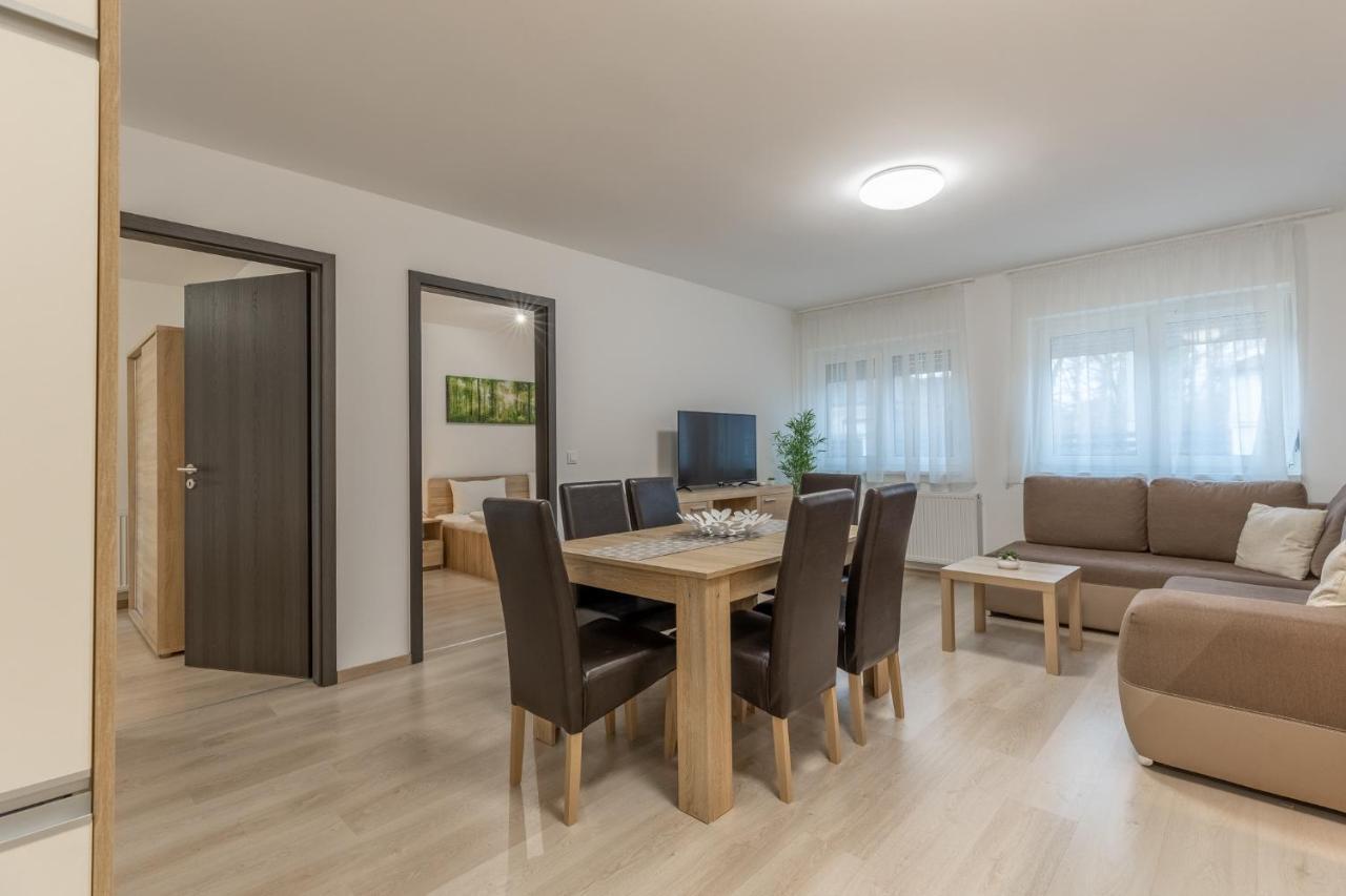 Léda Apartmanok Siófok Esterno foto