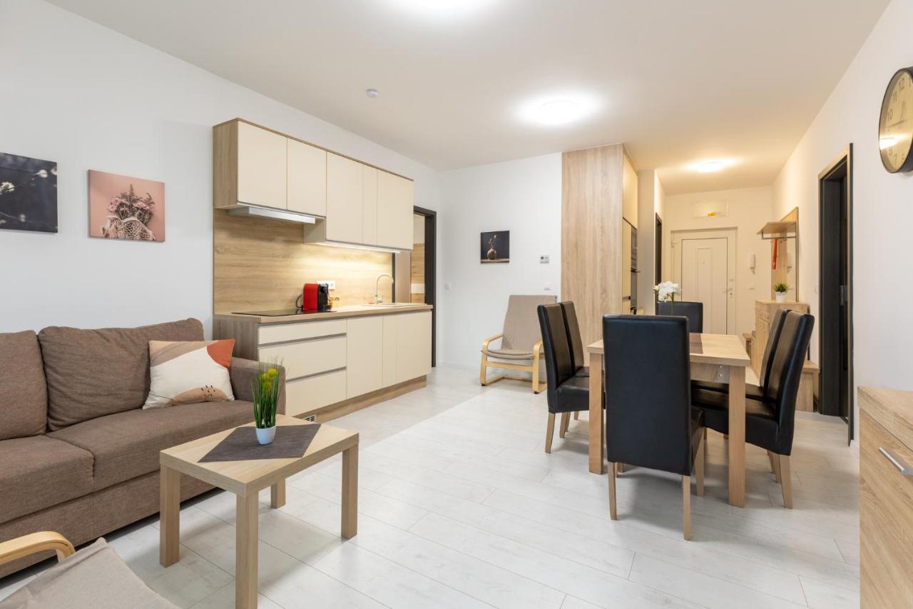 Léda Apartmanok Siófok Esterno foto