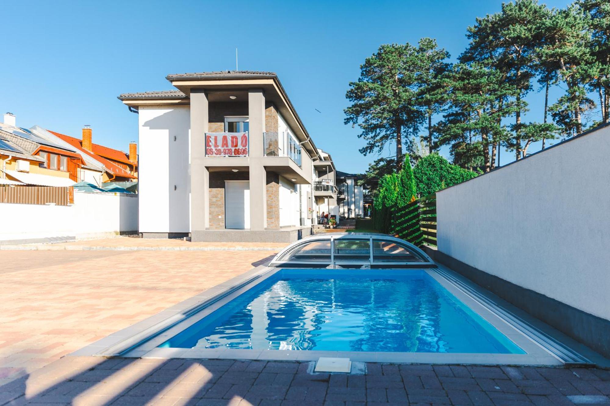 Léda Apartmanok Siófok Esterno foto